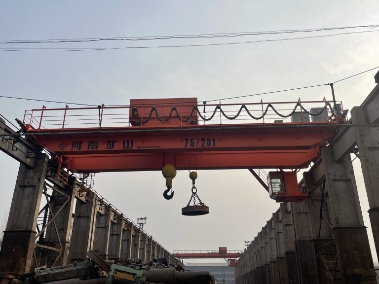Мостовой магнитный кран Henan Mine (Китай)